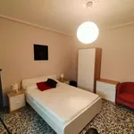 Rent a room of 110 m² in valencia