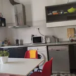 Rent a room of 80 m² in granada