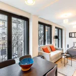 Appartement de 323 m² avec 1 chambre(s) en location à Paris