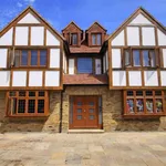 Rent 7 bedroom house in Hertsmere