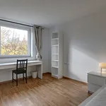 Miete 4 Schlafzimmer wohnung von 11 m² in Stuttgart