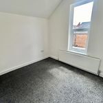 Rent 3 bedroom flat in East Midlands