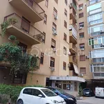 Affitto 5 camera appartamento di 140 m² in Palermo