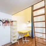 Rent 3 bedroom apartment in genoa