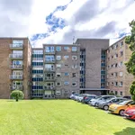 Rent 2 bedroom flat of 82 m² in Glasgow