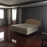 Rent 4 bedroom apartment of 280 m² in Bangkok