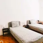 Rent a room of 75 m² in Queluz