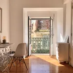 Rent 3 bedroom apartment of 152 m² in Lisbon