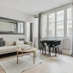 Appartement de 355 m² avec 1 chambre(s) en location à Paris