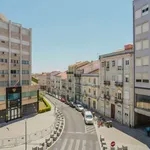 Rent 2 bedroom apartment of 123 m² in lisbon