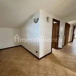 Affitto 3 camera appartamento di 95 m² in Mandello del Lario