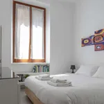 Rent 1 bedroom apartment of 45 m² in milan