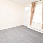 Rent 2 bedroom flat in Wakefield