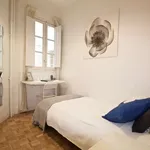 Rent a room of 140 m² in madrid