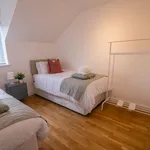 Rent 3 bedroom flat of 8 m² in London