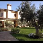 Rent 6 bedroom house of 190 m² in Trevignano Romano