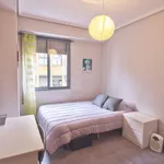 Rent 4 bedroom apartment in Valencia