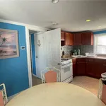 Rent 2 bedroom apartment of 102 m² in Rockaway Beach