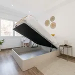 Rent 5 bedroom apartment in Barcelona