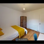 Rent 4 bedroom flat in London