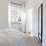 Rent 1 bedroom apartment of 66 m² in lisbon