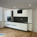 Rent 2 bedroom apartment of 65 m² in Milan