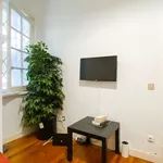 Rent a room of 210 m² in lisbon