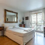 Appartement de 409 m² avec 1 chambre(s) en location à Paris