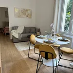 Appartement de 410 m² avec 2 chambre(s) en location à Paris