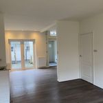 Rent 4 bedroom house of 79 m² in Welgelegen