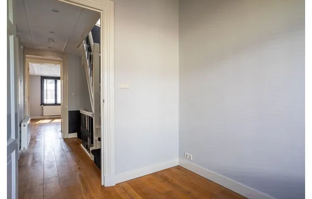 Huur 5 slaapkamer appartement van 210 m² in Den Haag