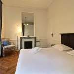 Rent 4 bedroom apartment of 115 m² in Paris