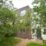 Rent 4 bedroom flat in South East England