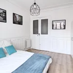 Rent 3 bedroom apartment in Paris