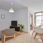 Rent 5 bedroom apartment of 70 m² in Barcelona