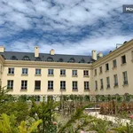 Rent 1 bedroom apartment of 46 m² in Versailles