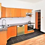 Pronajměte si 3 ložnic/e byt o rozloze 80 m² v Prague