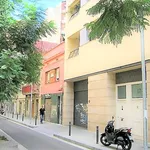 Rent 4 bedroom apartment of 6 m² in Barcelona