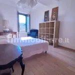 Affitto 3 camera appartamento di 86 m² in Perugia