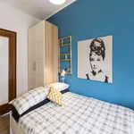 Rent 6 bedroom apartment in Milan