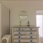 Rent 1 bedroom apartment of 50 m² in lisbon