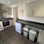 Rent 4 bedroom flat in Wales