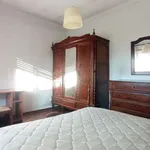 Rent a room of 120 m² in lisbon