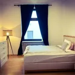 Rent a room of 100 m² in Frankfurt am Main