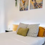 Rent a room of 244 m² in barcelona