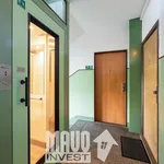 Pronajměte si 2 ložnic/e byt o rozloze 60 m² v Prague