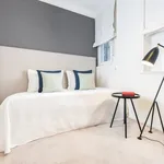 Rent 1 bedroom apartment of 120 m² in Madrid