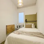 Rent 6 bedroom apartment in Barcelona