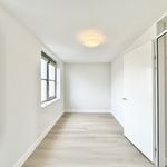 Huur 4 slaapkamer appartement van 177 m² in Almere