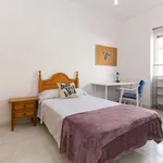 Rent a room of 95 m² in granada